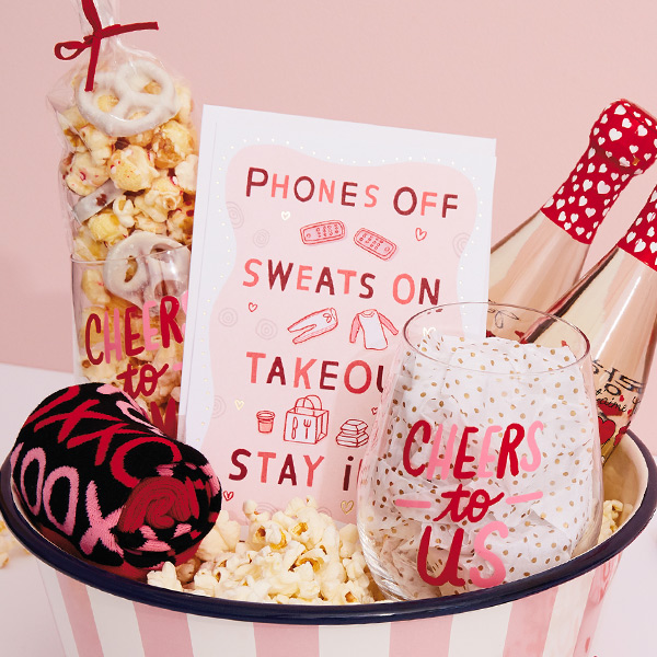 15+ Romantic & Cute Ways To Show Love in a Long-Distance Relationship