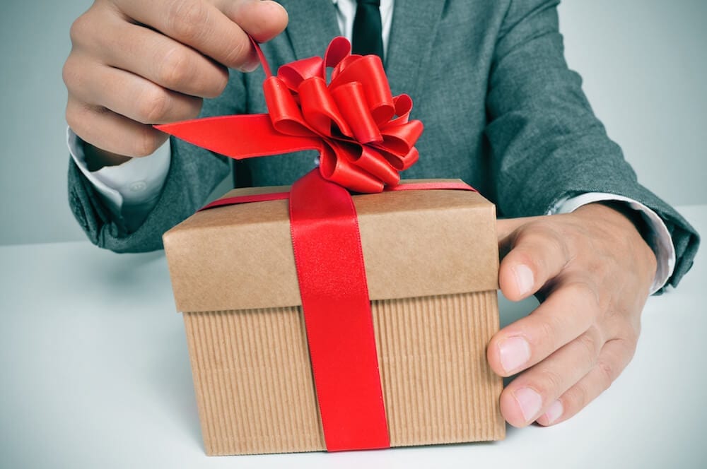 Lucky 10 Virtual Gifts to Make Her Feel Special Free in 2023